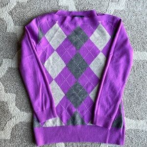 Banana Republic women’s XS cashmere sweater.